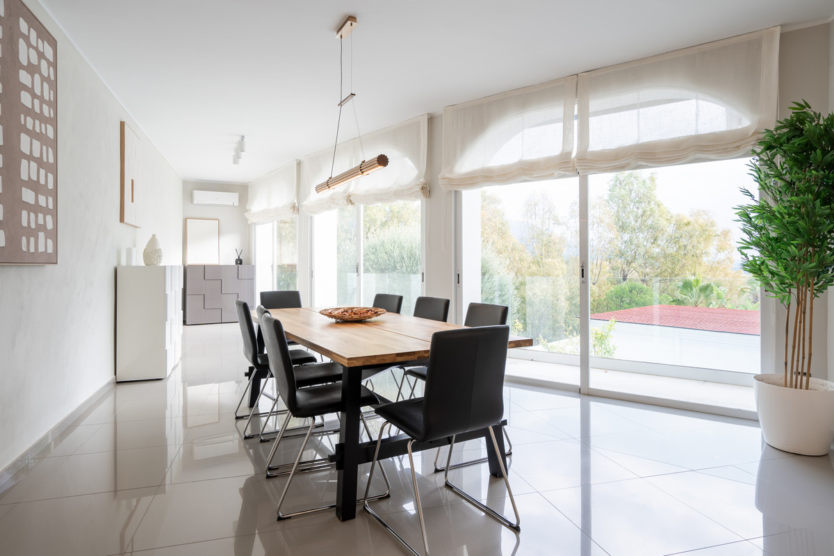 4 Bed Townhouse for sale in Benahavís Costa Del Sol, Málaga, Spain