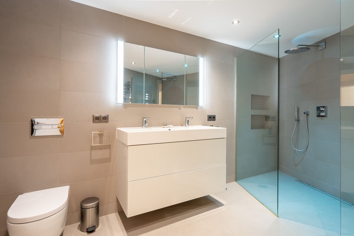 4 Bed Townhouse for sale in Benahavís Costa Del Sol, Málaga, Spain