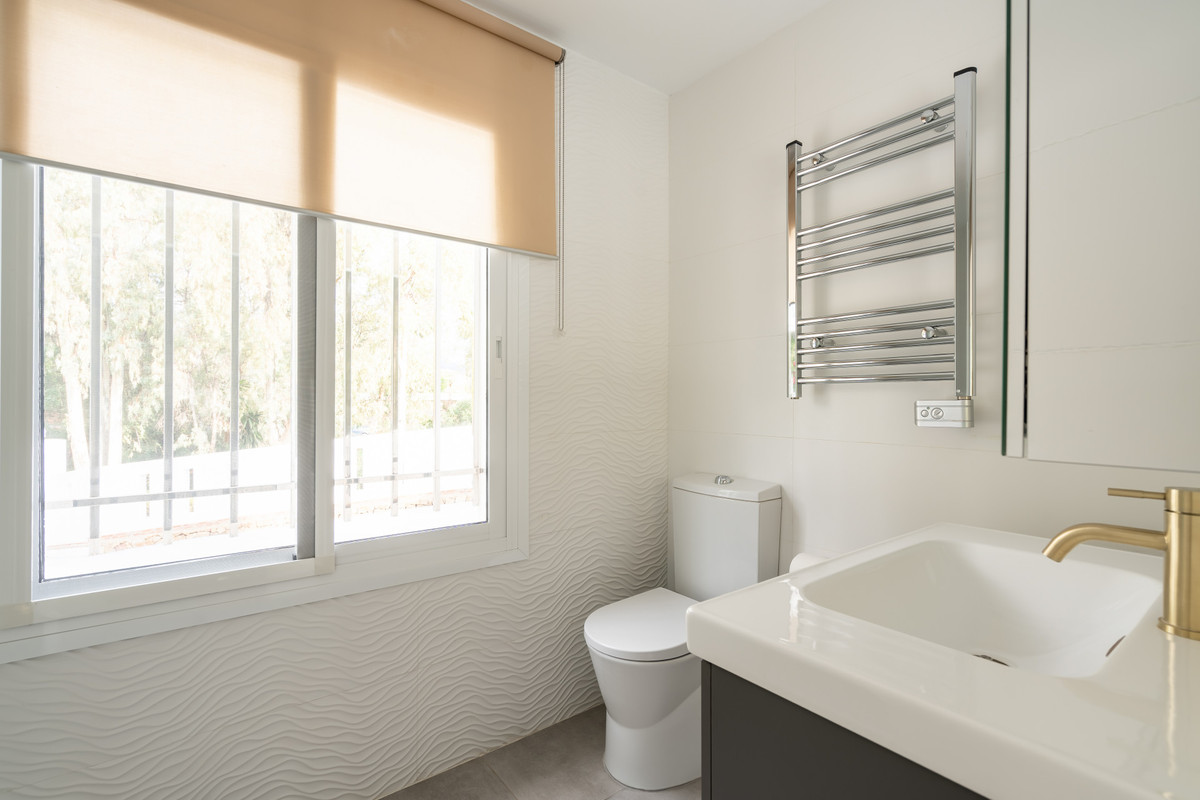 4 Bed Townhouse for sale in Benahavís Costa Del Sol, Málaga, Spain