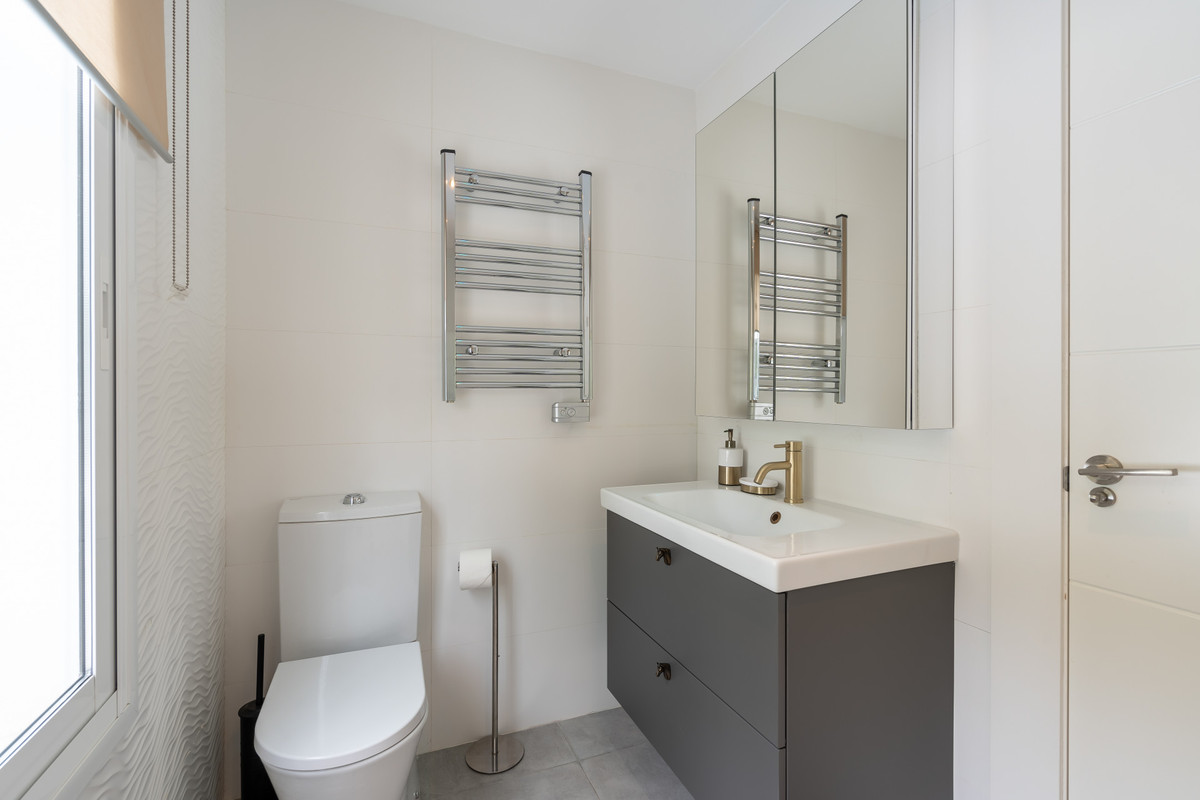 4 Bed Townhouse for sale in Benahavís Costa Del Sol, Málaga, Spain