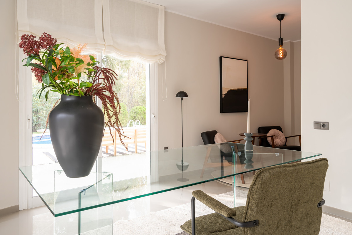 4 Bed Townhouse for sale in Benahavís Costa Del Sol, Málaga, Spain