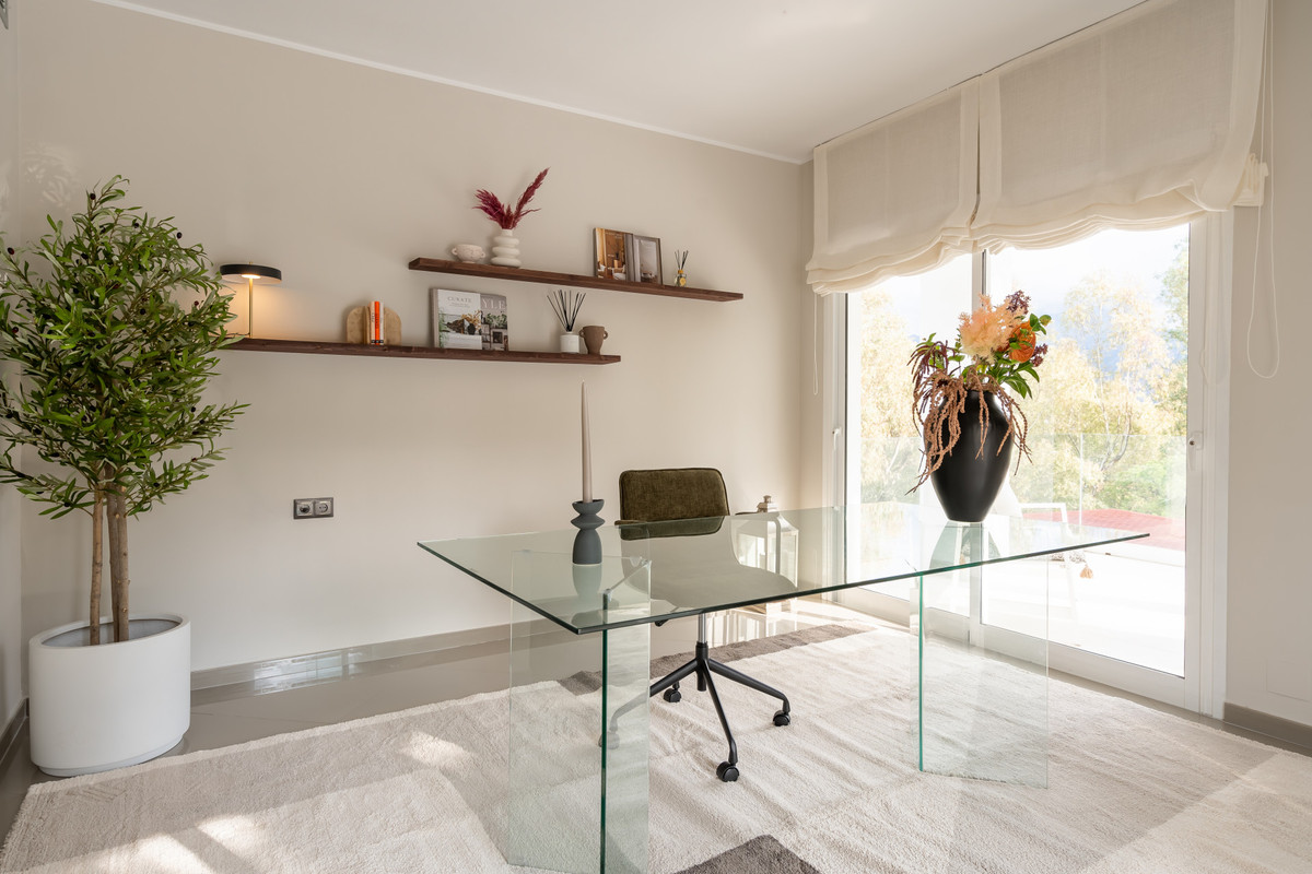 4 Bed Townhouse for sale in Benahavís Costa Del Sol, Málaga, Spain