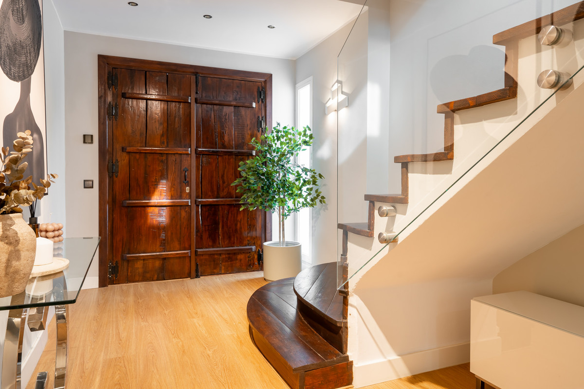 4 Bed Townhouse for sale in Benahavís Costa Del Sol, Málaga, Spain