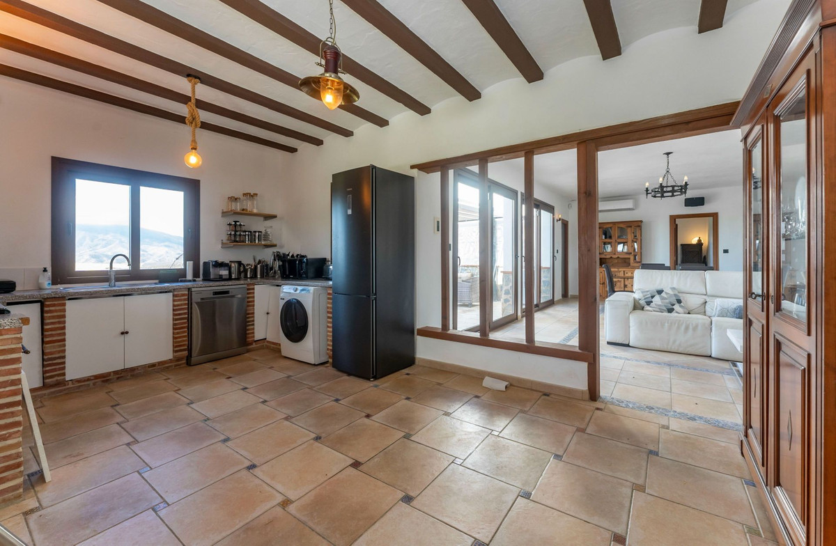 3 Bed Townhouse for sale in Alora Costa Del Sol, Málaga, Spain