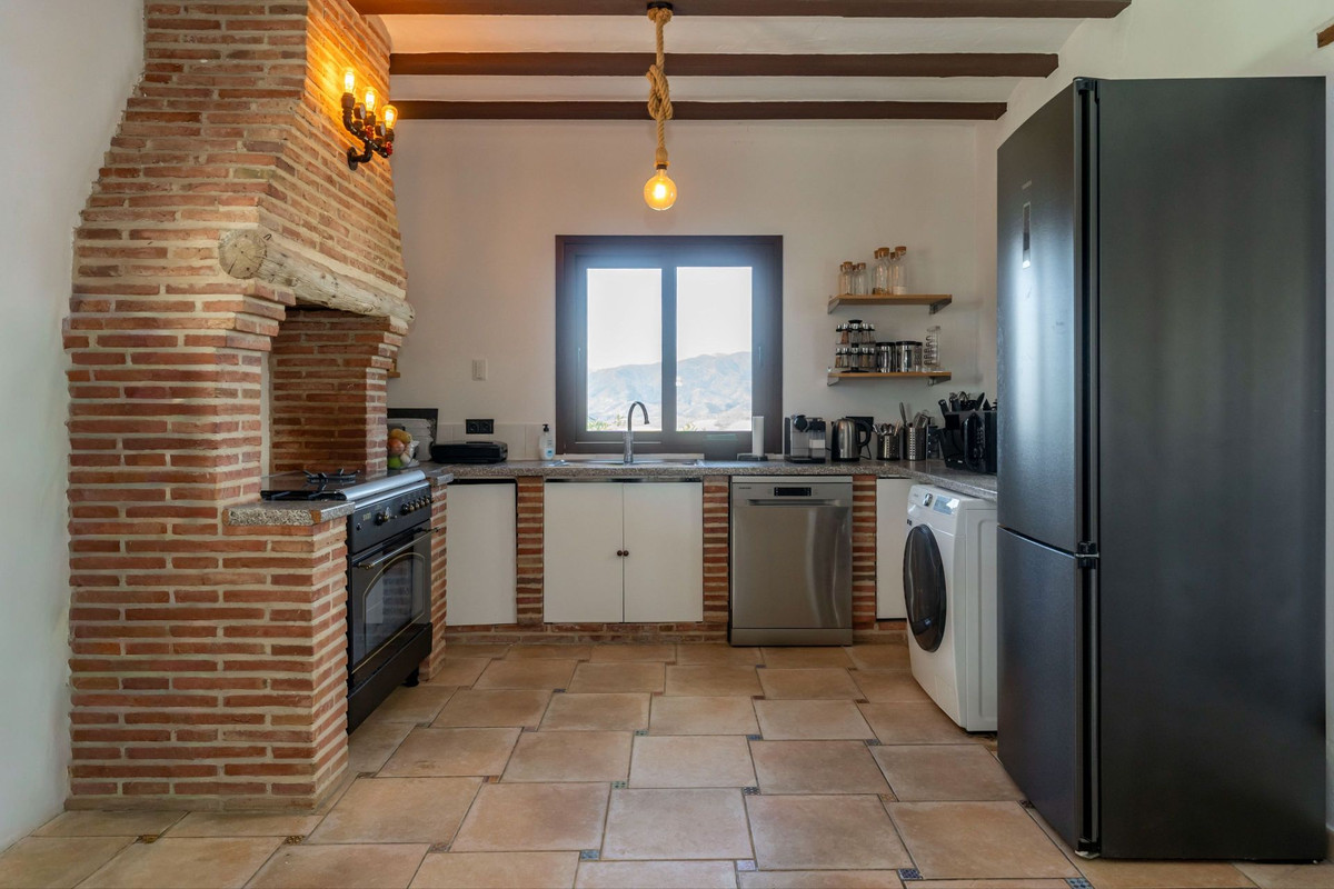3 Bed Townhouse for sale in Alora Costa Del Sol, Málaga, Spain
