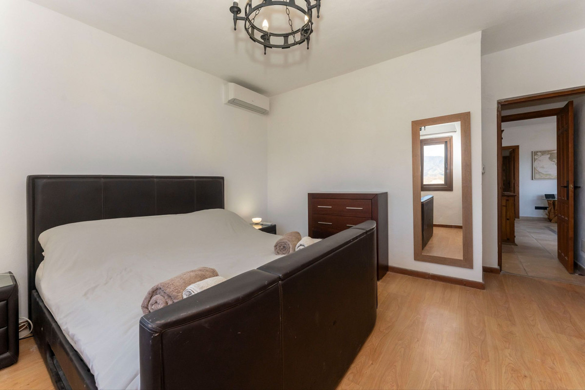 3 Bed Townhouse for sale in Alora Costa Del Sol, Málaga, Spain