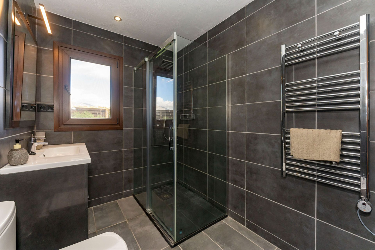 3 Bed Townhouse for sale in Alora Costa Del Sol, Málaga, Spain
