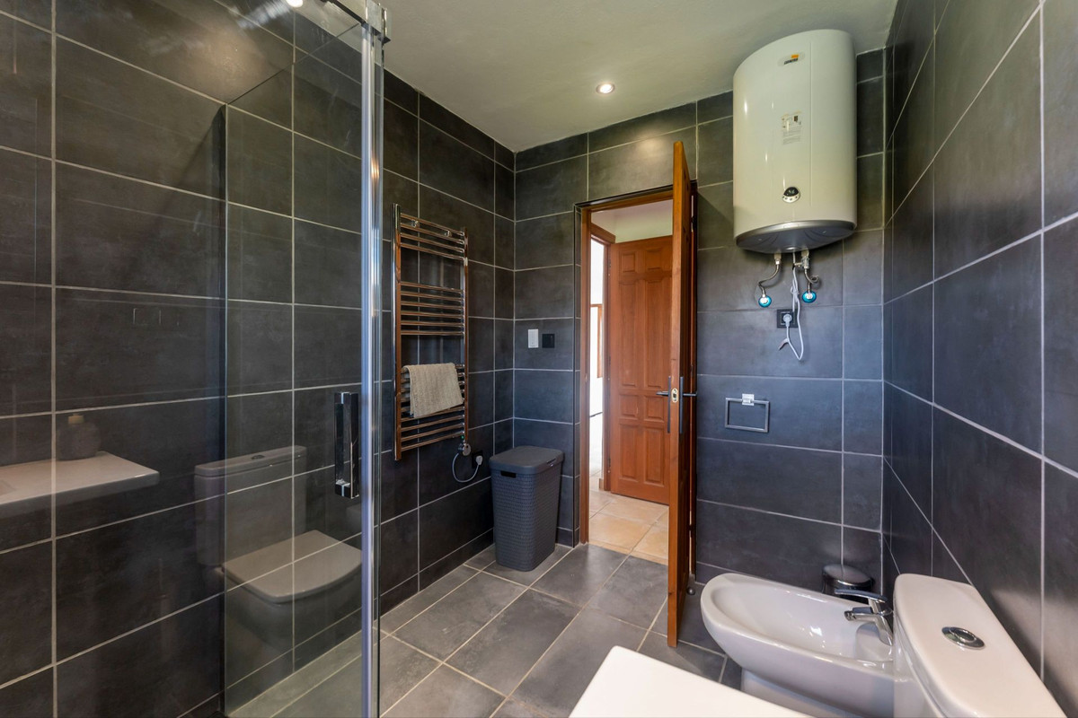 3 Bed Townhouse for sale in Alora Costa Del Sol, Málaga, Spain