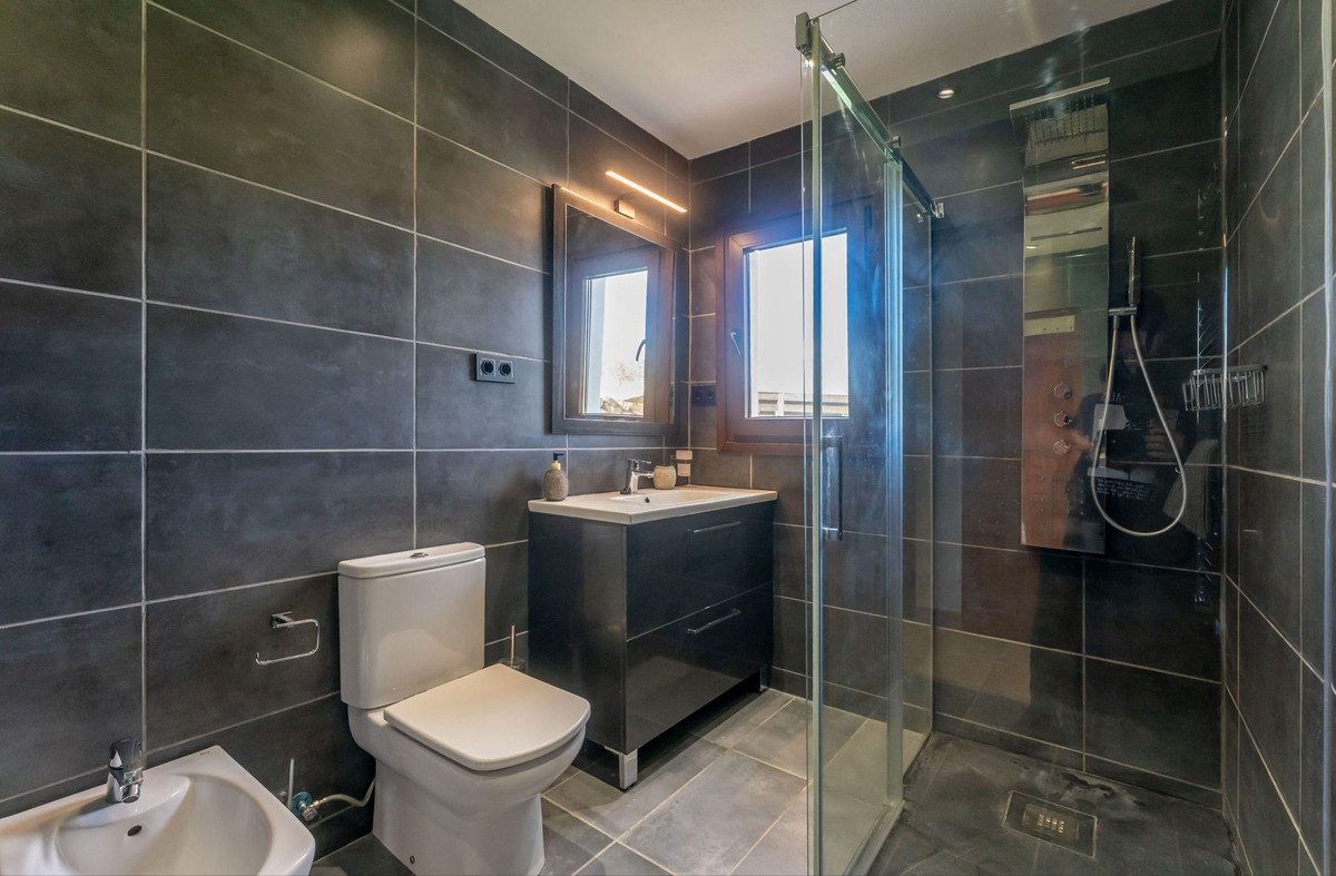 3 Bed Townhouse for sale in Alora Costa Del Sol, Málaga, Spain