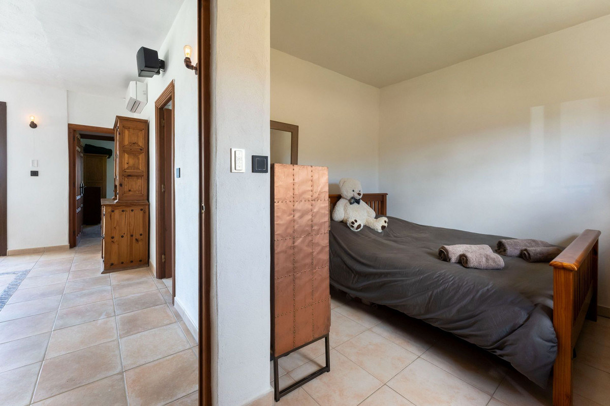 3 Bed Townhouse for sale in Alora Costa Del Sol, Málaga, Spain