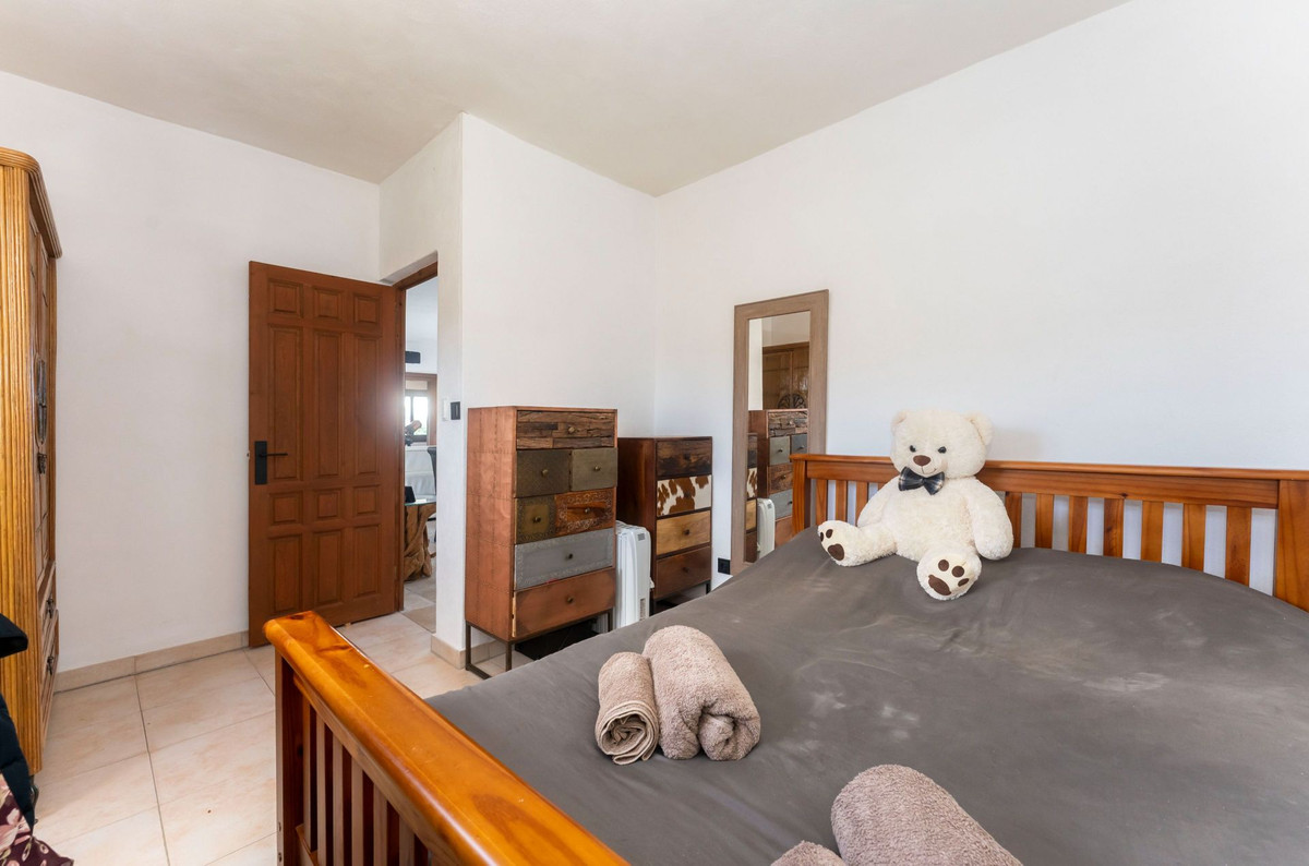 3 Bed Townhouse for sale in Alora Costa Del Sol, Málaga, Spain