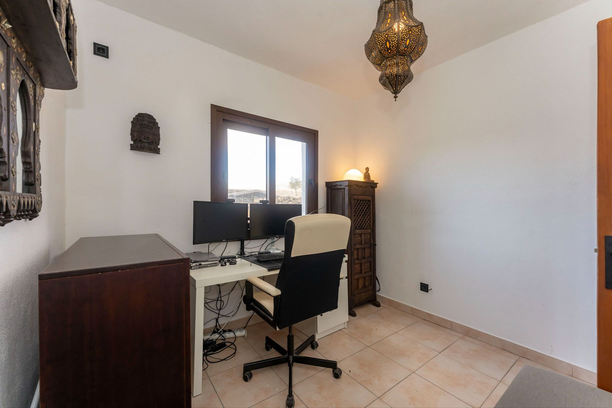 3 Bed Townhouse for sale in Alora Costa Del Sol, Málaga, Spain