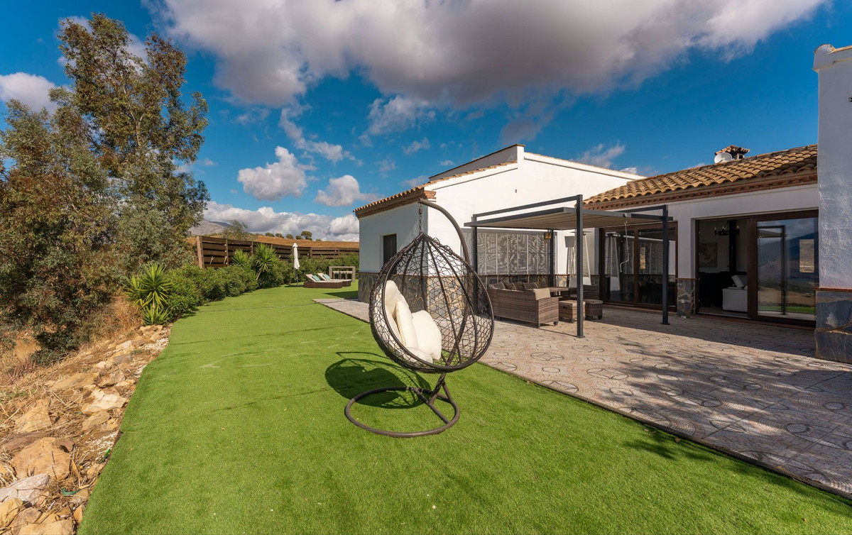 3 Bed Townhouse for sale in Alora Costa Del Sol, Málaga, Spain