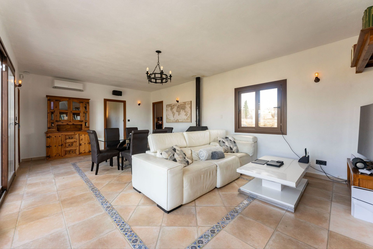 3 Bed Townhouse for sale in Alora Costa Del Sol, Málaga, Spain