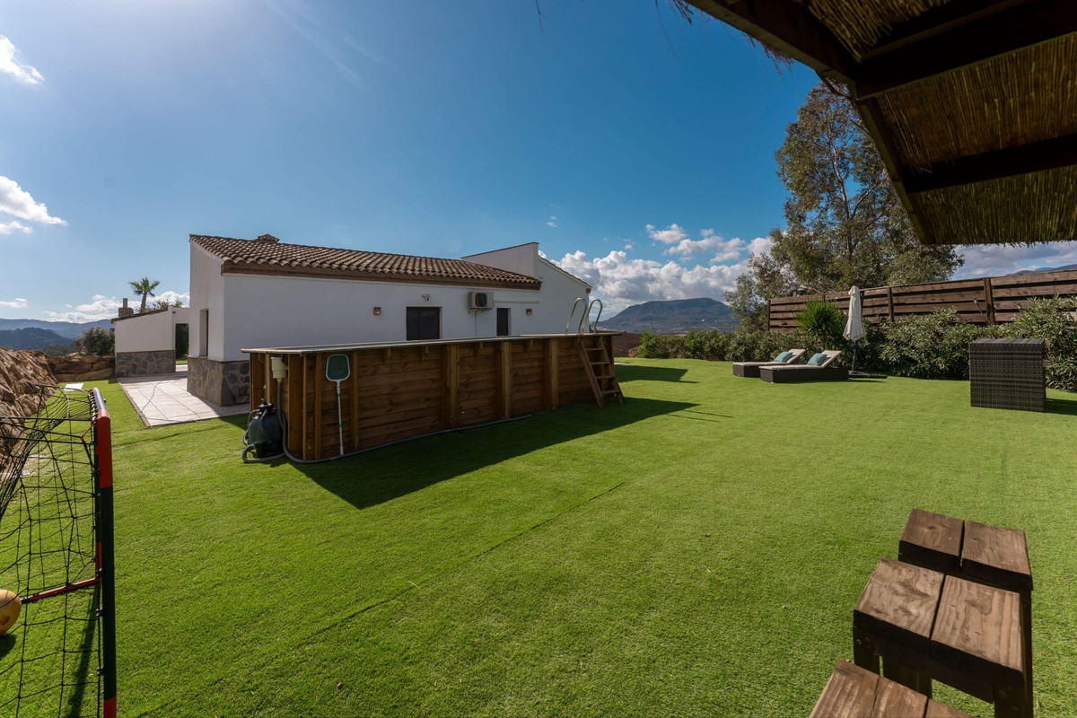 3 Bed Townhouse for sale in Alora Costa Del Sol, Málaga, Spain