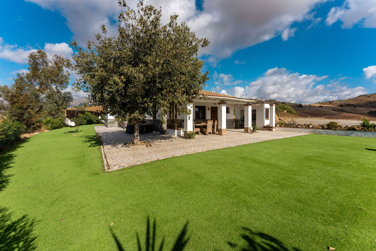 3 Bed Townhouse for sale in Alora Costa Del Sol, Málaga, Spain