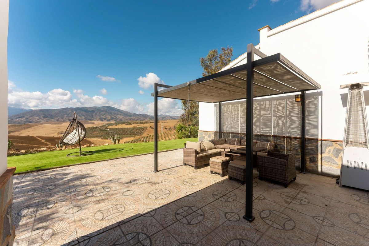 3 Bed Townhouse for sale in Alora Costa Del Sol, Málaga, Spain