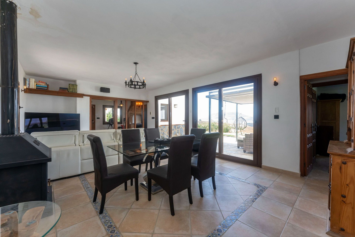 3 Bed Townhouse for sale in Alora Costa Del Sol, Málaga, Spain