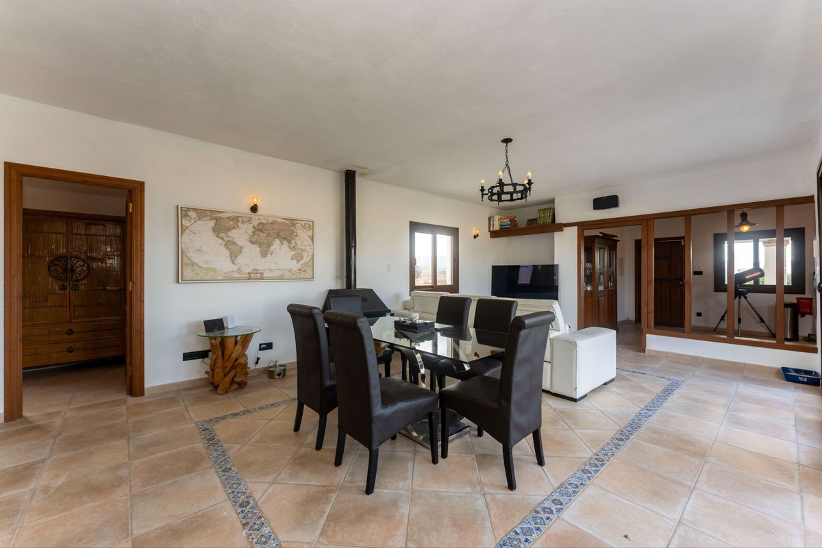 3 Bed Townhouse for sale in Alora Costa Del Sol, Málaga, Spain
