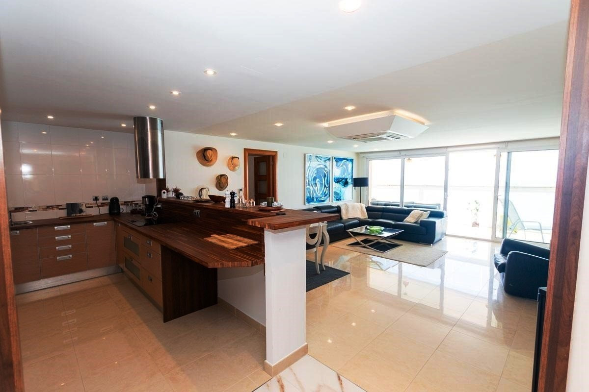 Se vende Apartamento Planta Media de 3 dormitorios en Costa Blanca, Alicante, España
