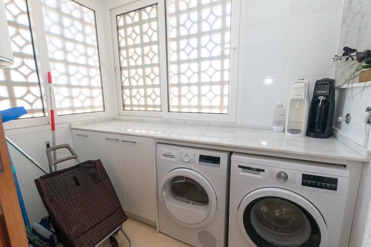 Se vende Apartamento Planta Media de 3 dormitorios en Costa Blanca, Alicante, España