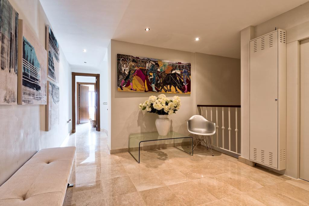 5 Bed Townhouse for sale in Benahavís Costa Del Sol, Málaga, Spain