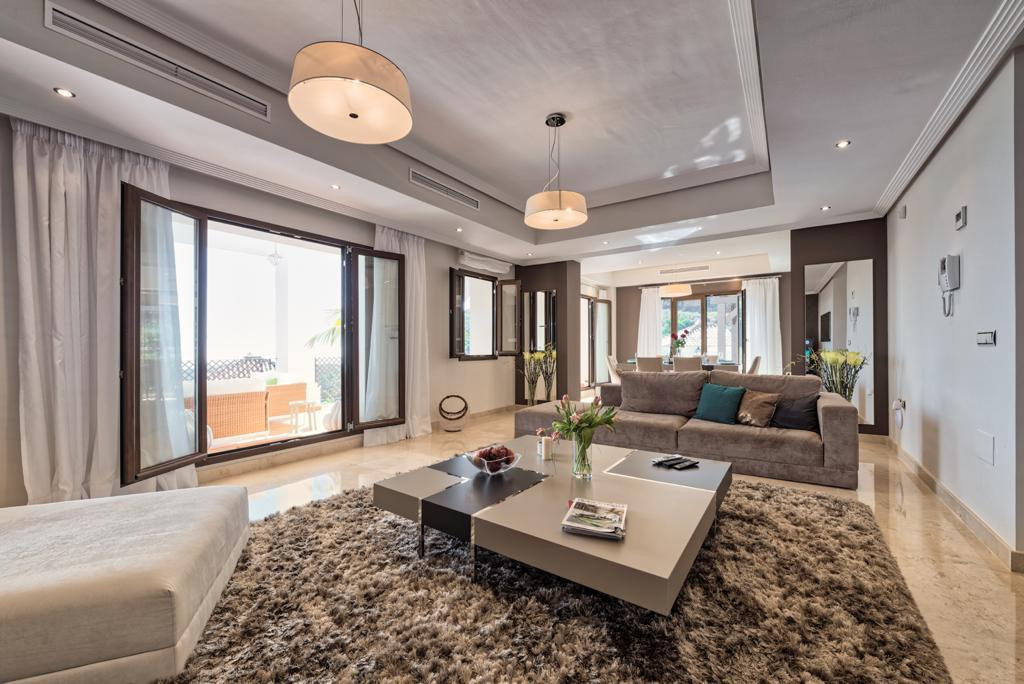 5 Bed Townhouse for sale in Benahavís Costa Del Sol, Málaga, Spain
