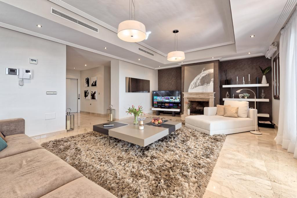 5 Bed Townhouse for sale in Benahavís Costa Del Sol, Málaga, Spain