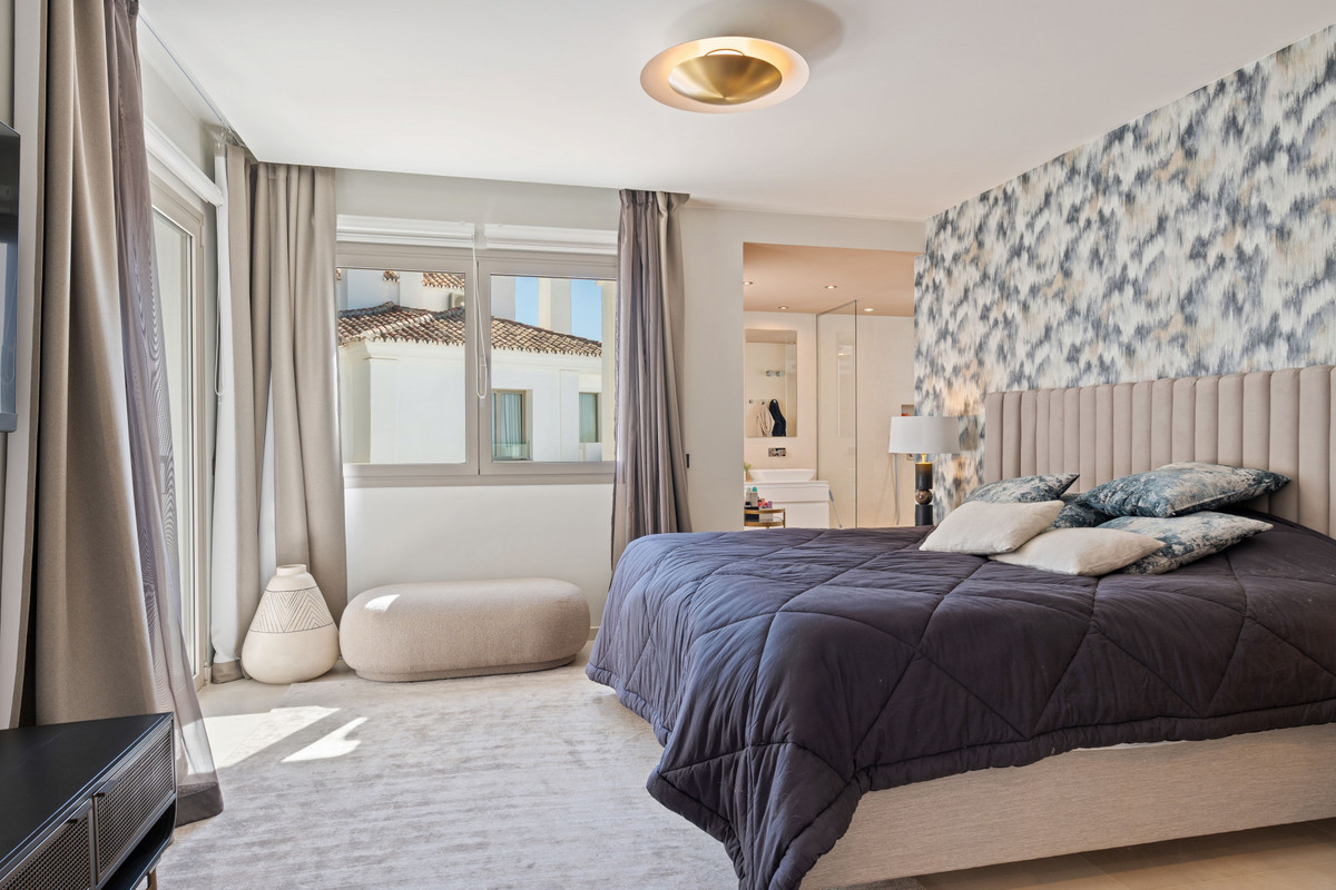 2 Bed Apartment for sale in Marbella Costa Del Sol, Málaga, Spain