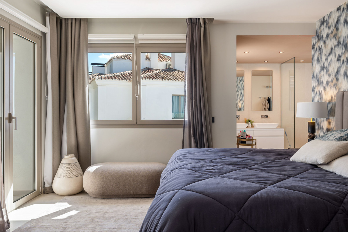 2 Bed Apartment for sale in Marbella Costa Del Sol, Málaga, Spain
