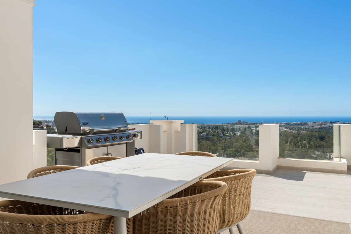 2 Bed Apartment for sale in Marbella Costa Del Sol, Málaga, Spain