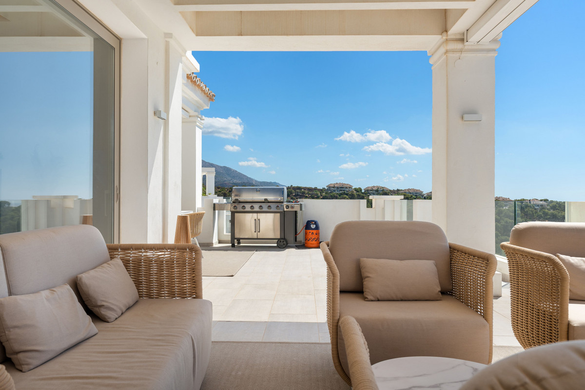 2 Bed Apartment for sale in Marbella Costa Del Sol, Málaga, Spain