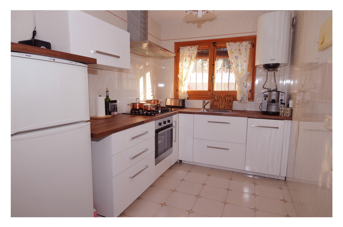 Se vende Villa - Chalet de 3 dormitorios en Costa Blanca, Alicante, España