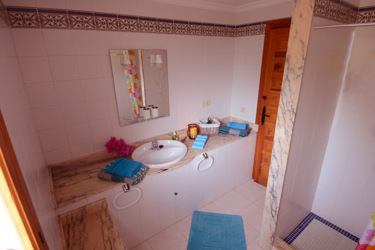 Se vende Villa - Chalet de 3 dormitorios en Costa Blanca, Alicante, España