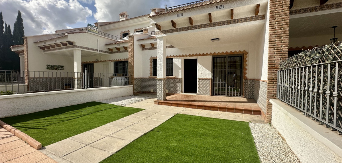 3 Bed Townhouse for sale in San Miguel De Salinas Costa Blanca, Alicante, Spain