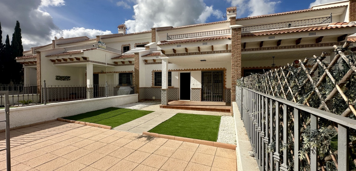 3 Bed Townhouse for sale in San Miguel De Salinas Costa Blanca, Alicante, Spain