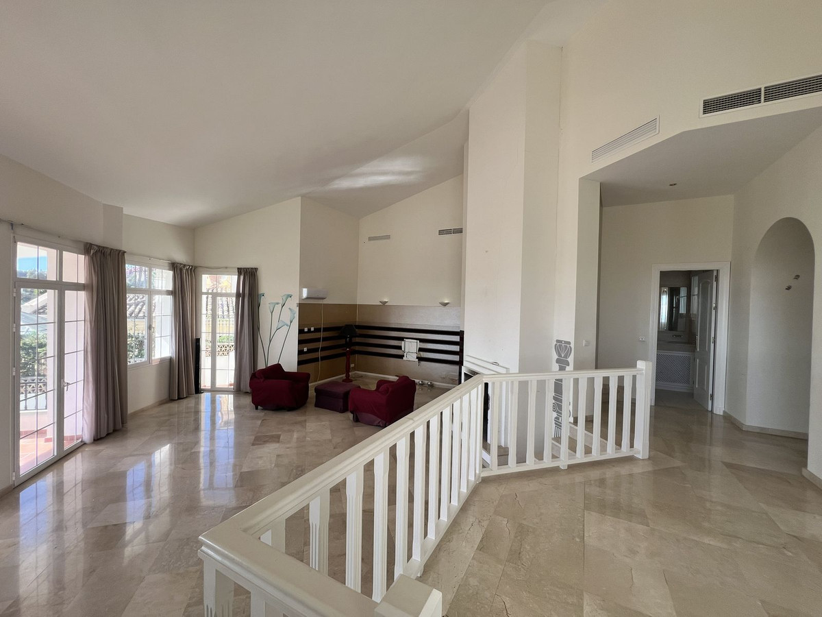 Se vende Villa - Chalet de 4 dormitorios en Costa Del Sol, Málaga, España