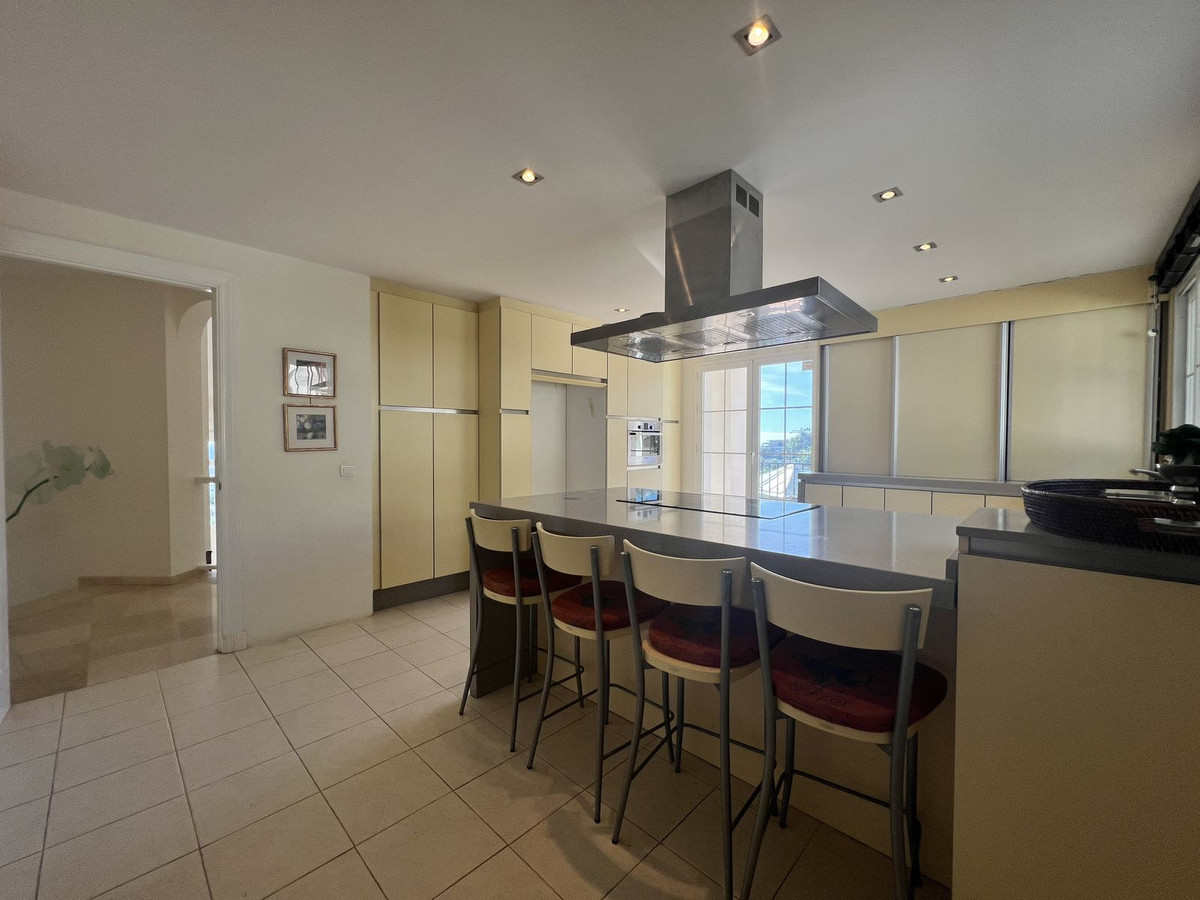 Se vende Villa - Chalet de 4 dormitorios en Costa Del Sol, Málaga, España