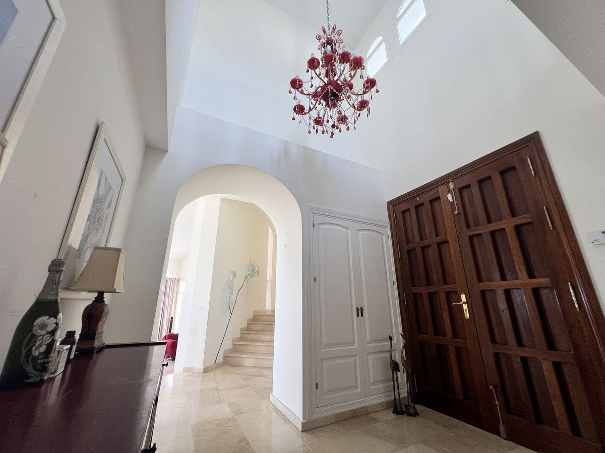 Se vende Villa - Chalet de 4 dormitorios en Costa Del Sol, Málaga, España