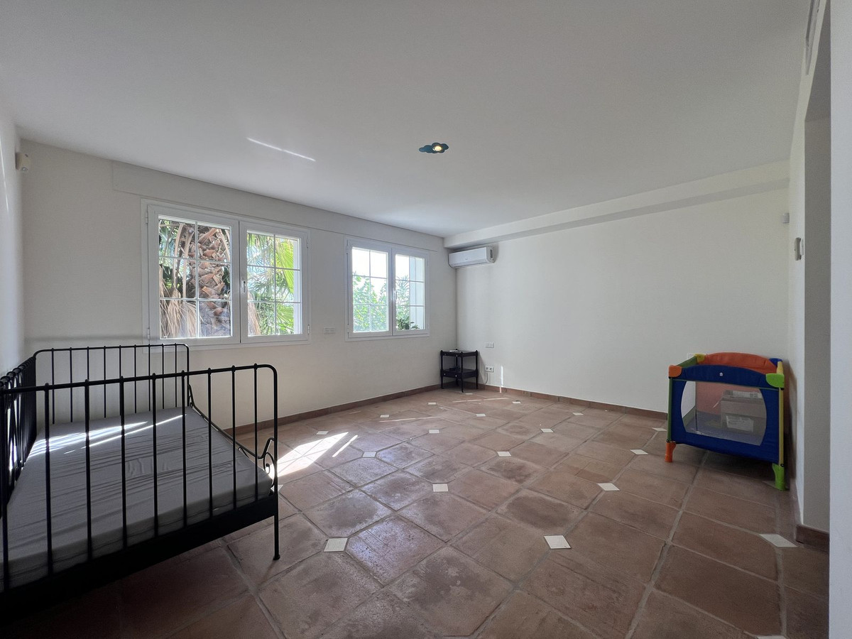 Se vende Villa - Chalet de 4 dormitorios en Costa Del Sol, Málaga, España