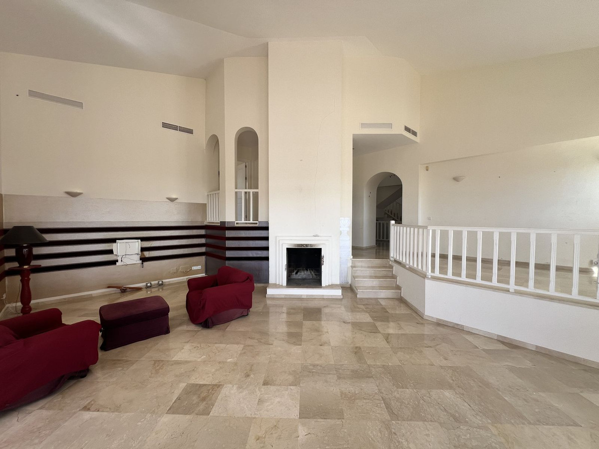 Se vende Villa - Chalet de 4 dormitorios en Costa Del Sol, Málaga, España