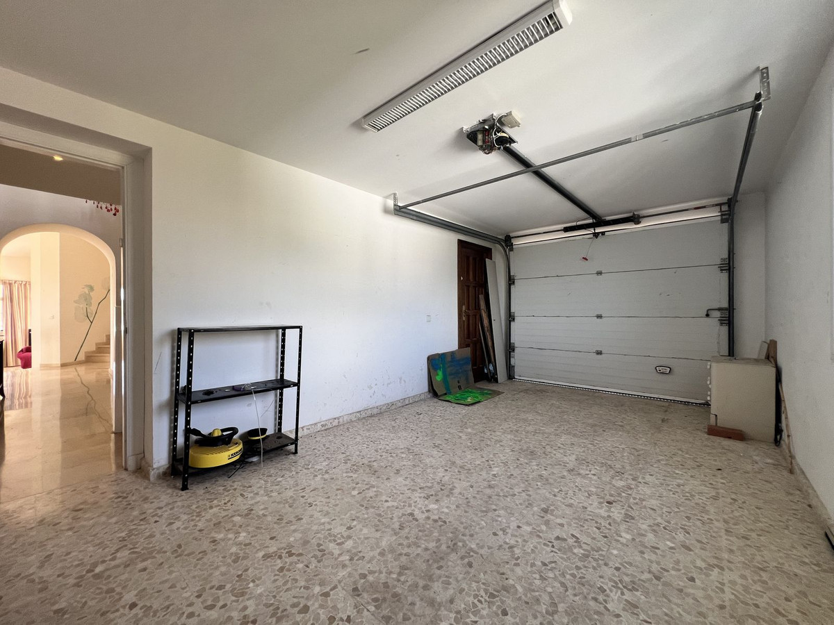 Se vende Villa - Chalet de 4 dormitorios en Costa Del Sol, Málaga, España