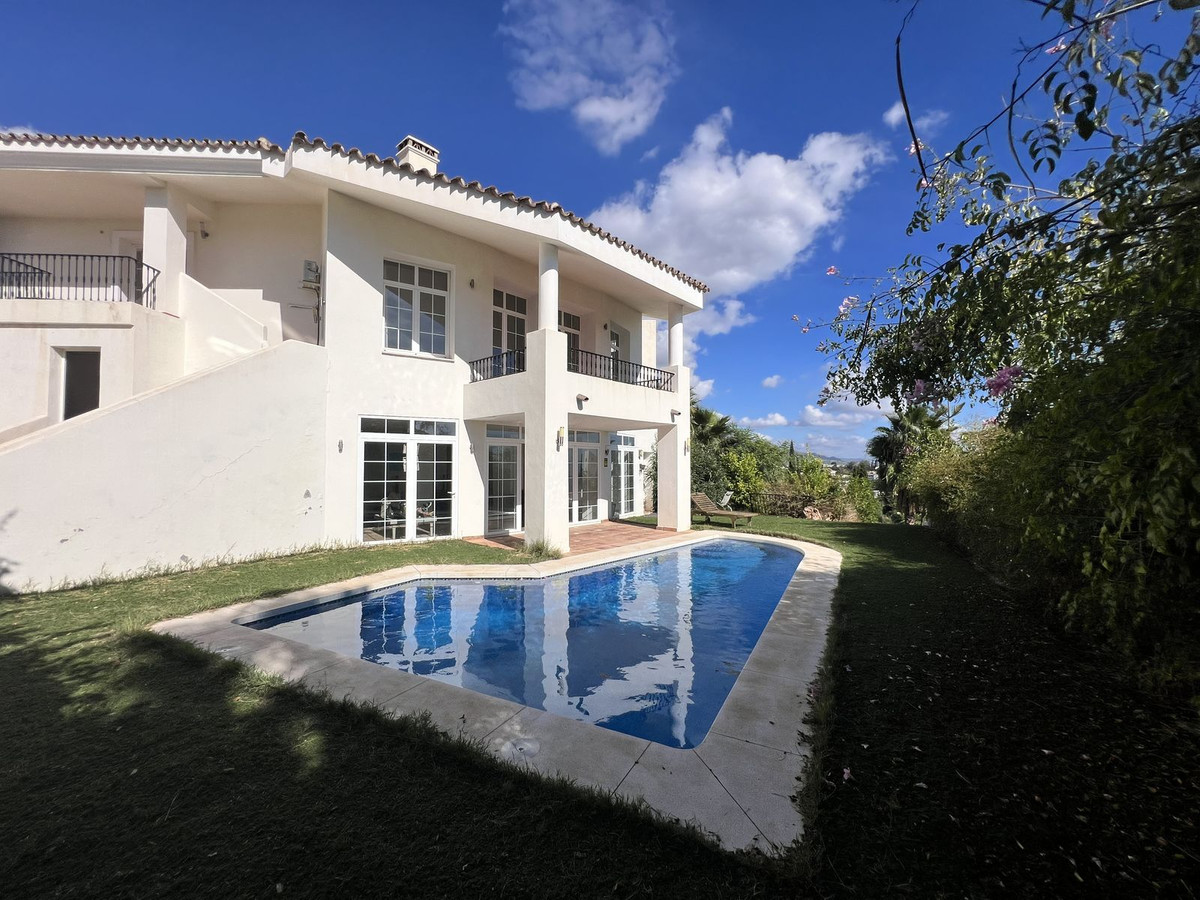 Se vende Villa - Chalet de 4 dormitorios en Costa Del Sol, Málaga, España