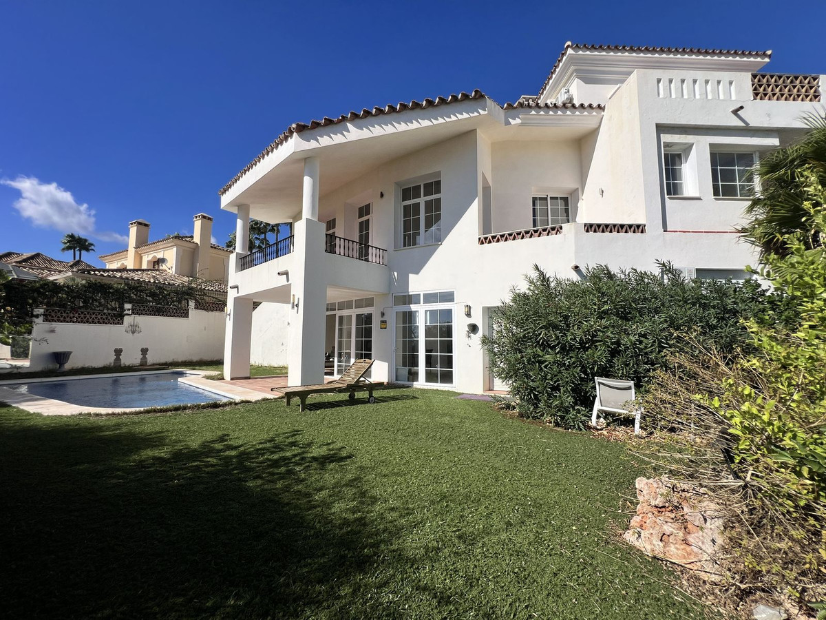 Se vende Villa - Chalet de 4 dormitorios en Costa Del Sol, Málaga, España