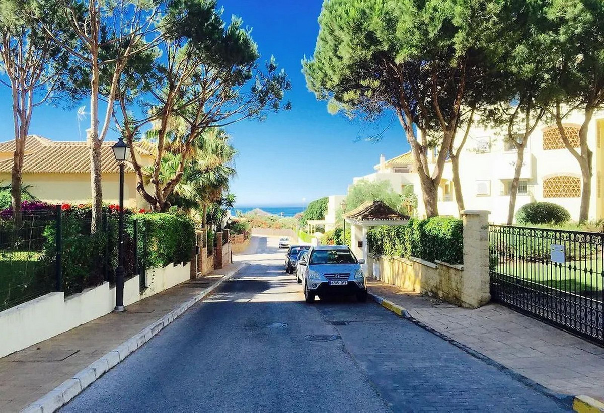 Se vende Apartamento Planta Media de 2 dormitorios en Costa Del Sol, Málaga, España
