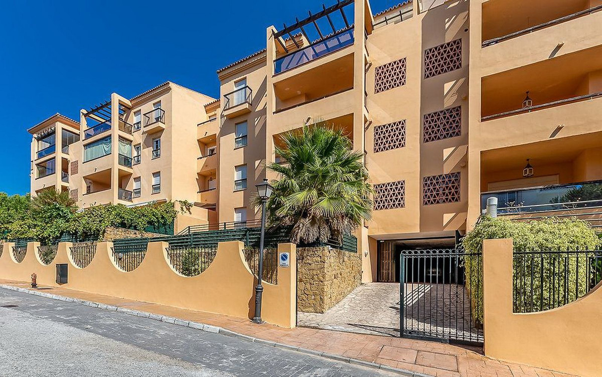 Se vende Apartamento Planta Media de 2 dormitorios en Costa Del Sol, Málaga, España