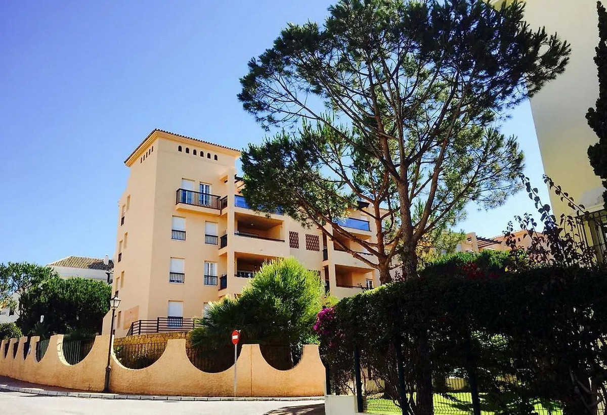 Se vende Apartamento Planta Media de 2 dormitorios en Costa Del Sol, Málaga, España