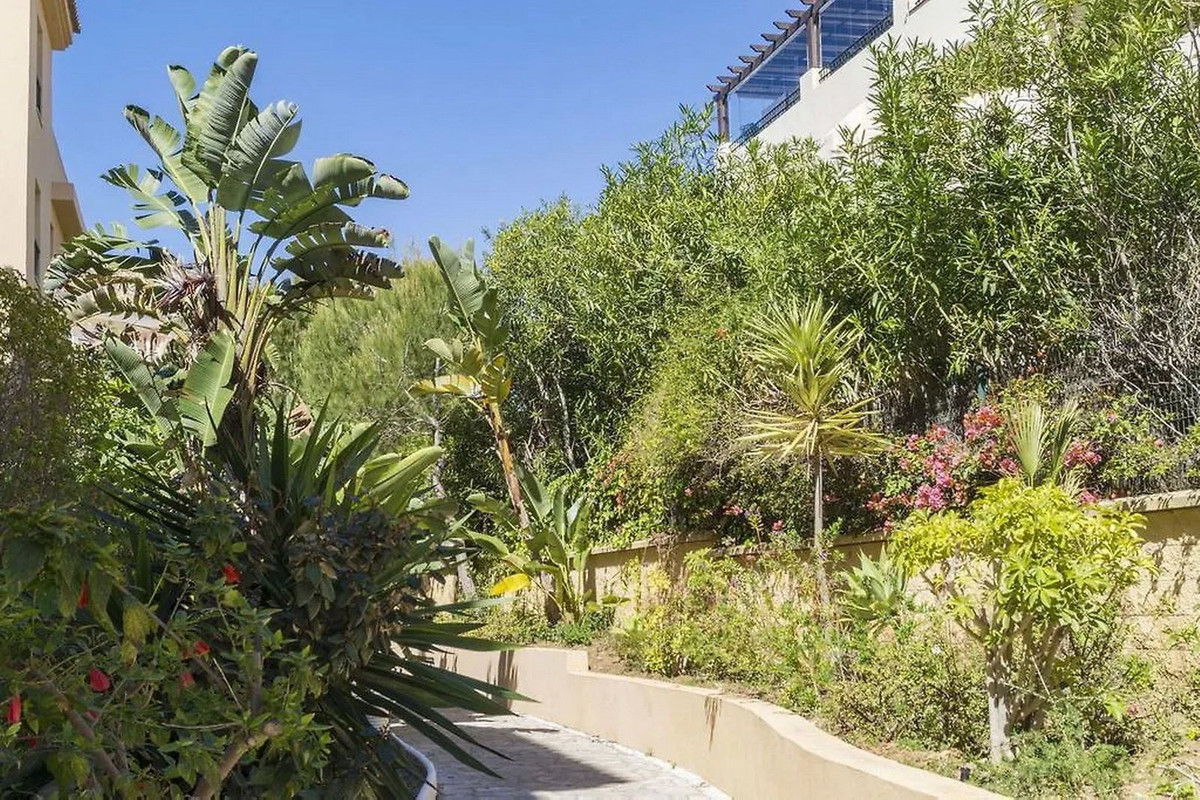 Se vende Apartamento Planta Media de 2 dormitorios en Costa Del Sol, Málaga, España