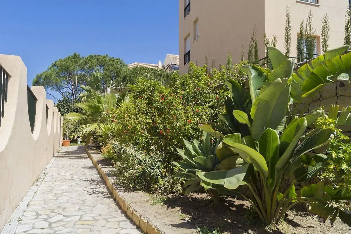 Se vende Apartamento Planta Media de 2 dormitorios en Costa Del Sol, Málaga, España