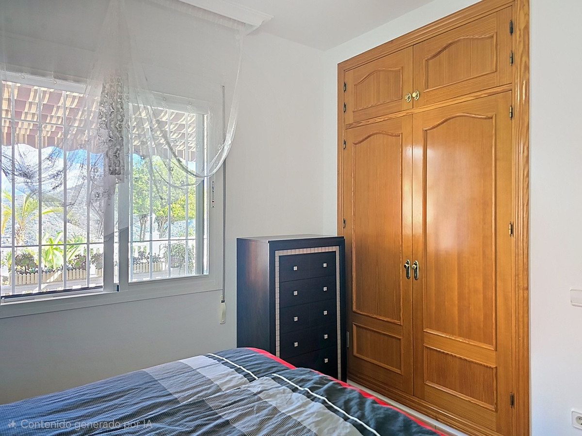 Se vende Villa - Chalet de 3 dormitorios en Costa Del Sol East, Málaga, España